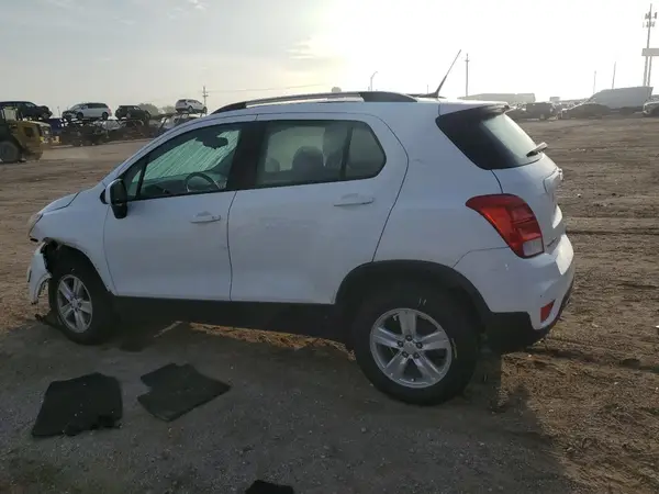 3GNCJNSB7KL315560 2019 CHEVROLET TRAX - Image 2