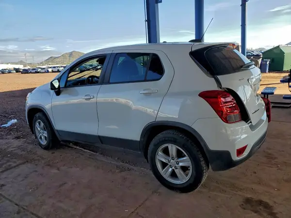3GNCJNSB7KL404853 2019 CHEVROLET TRAX - Image 2