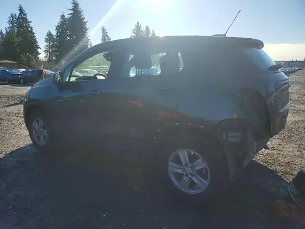 3GNCJNSB7LL108250 2020 CHEVROLET TRAX - Image 2