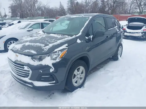 3GNCJNSB7LL129390 2020 CHEVROLET TRAX - Image 2