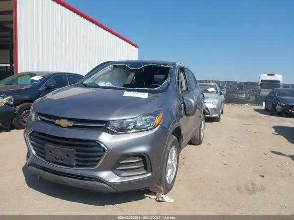 3GNCJNSB7LL148649 2020 CHEVROLET TRAX - Image 2