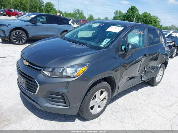 3GNCJNSB7LL191081 2020 CHEVROLET TRAX - Image 2