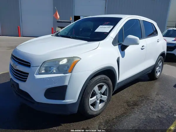 3GNCJNSB8GL217161 2016 CHEVROLET TRAX - Image 2