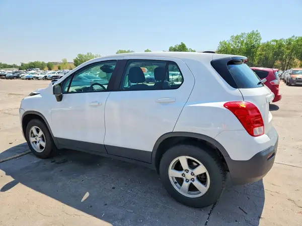 3GNCJNSB8GL272595 2016 CHEVROLET TRAX - Image 2