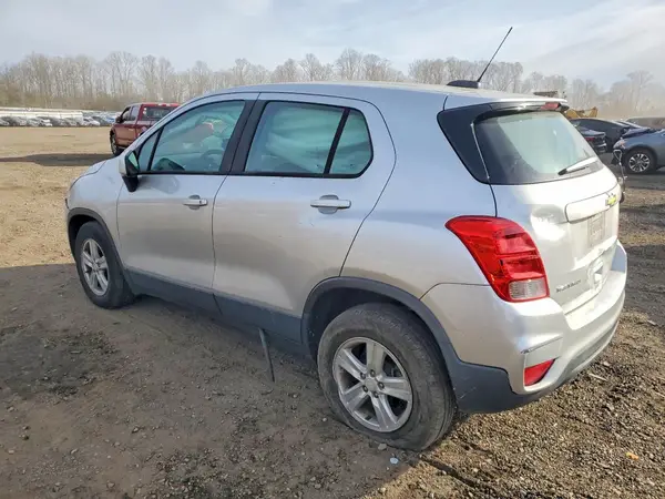 3GNCJNSB8HL232065 2017 CHEVROLET TRAX - Image 2