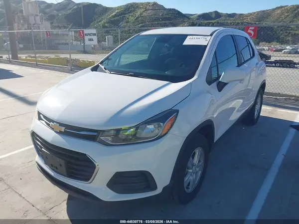3GNCJNSB8HL241154 2017 CHEVROLET TRAX - Image 2
