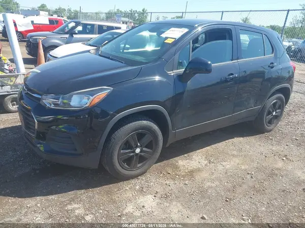 3GNCJNSB8HL264062 2017 CHEVROLET TRAX - Image 2