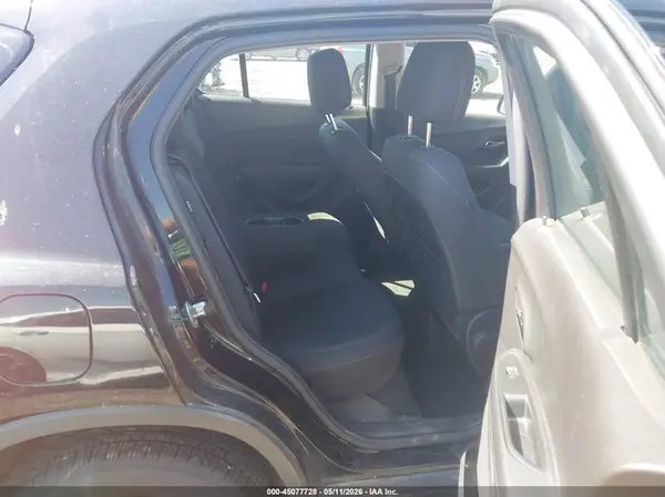 3GNCJNSB8HL264062 2017 CHEVROLET TRAX - Image 8