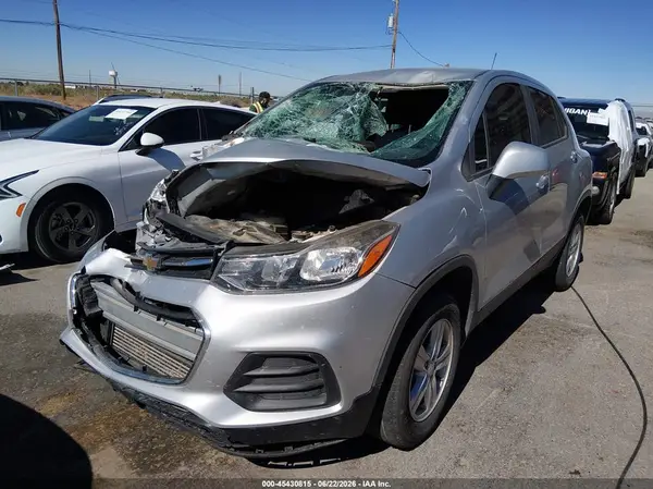 3GNCJNSB8HL266958 2017 CHEVROLET TRAX - Image 2