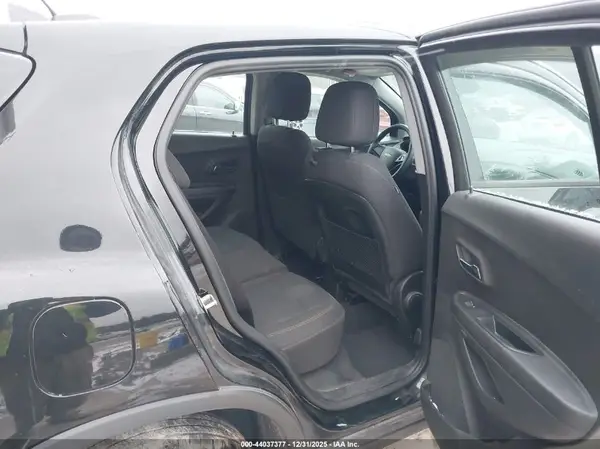 3GNCJNSB8JL240656 2018 CHEVROLET TRAX - Image 8