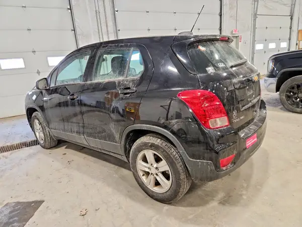 3GNCJNSB8JL369724 2018 CHEVROLET TRAX - Image 2
