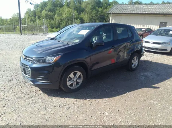 3GNCJNSB8KL142227 2019 CHEVROLET TRAX - Image 2