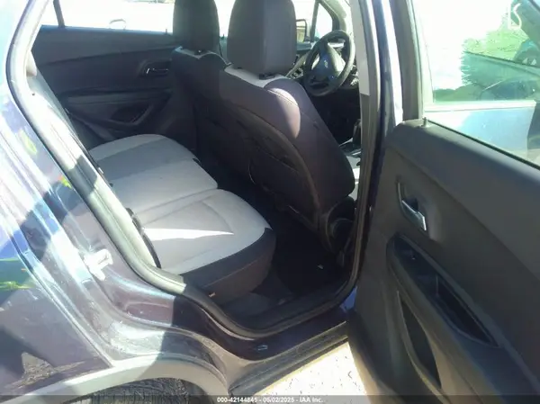 3GNCJNSB8KL142227 2019 CHEVROLET TRAX - Image 8