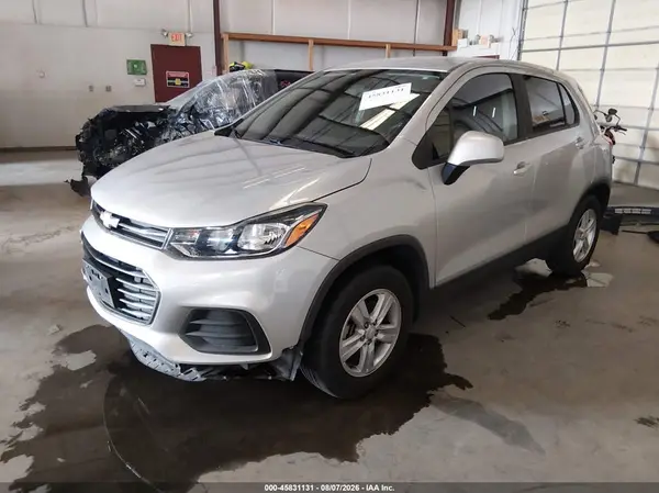 3GNCJNSB8KL211370 2019 CHEVROLET TRAX - Image 2