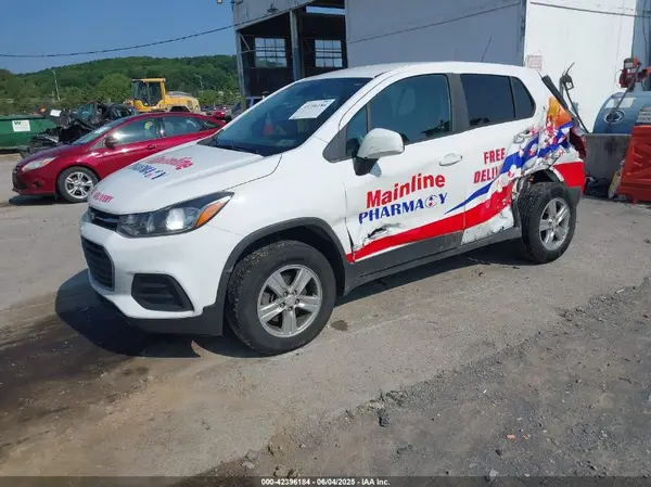 3GNCJNSB8KL236009 2019 CHEVROLET TRAX - Image 2
