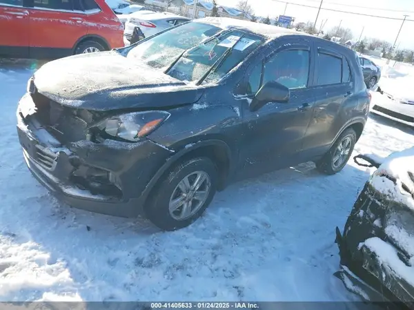 3GNCJNSB8KL259273 2019 CHEVROLET TRAX - Image 2