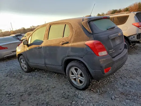 3GNCJNSB8KL259516 2019 CHEVROLET TRAX - Image 2