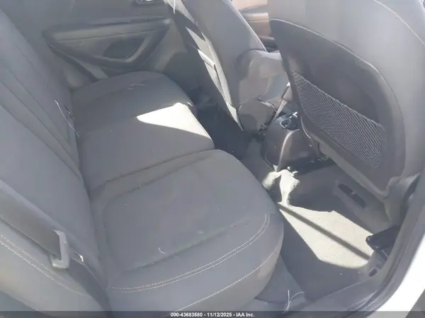 3GNCJNSB8KL270189 2019 CHEVROLET TRAX - Image 8