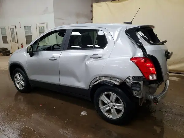 3GNCJNSB8KL362256 2019 CHEVROLET TRAX - Image 2