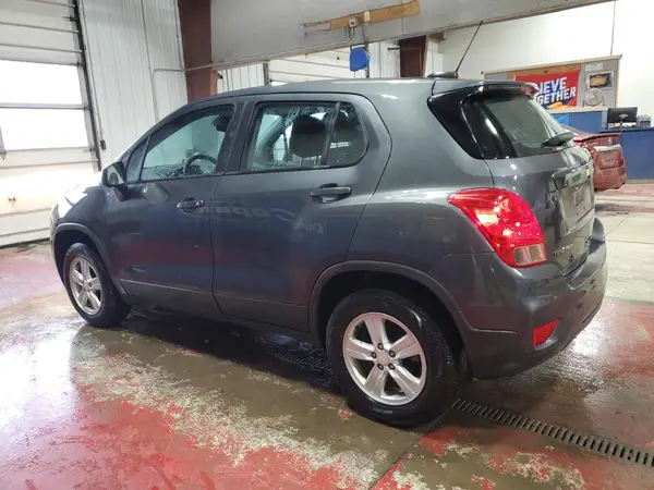 3GNCJNSB8KL369093 2019 CHEVROLET TRAX - Image 2