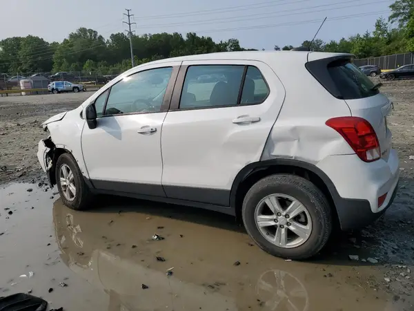 3GNCJNSB8KL393331 2019 CHEVROLET TRAX - Image 2