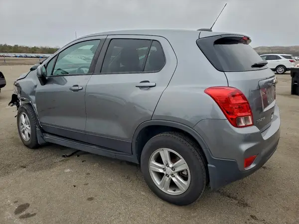 3GNCJNSB8LL136915 2020 CHEVROLET TRAX - Image 2