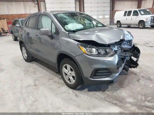 3GNCJNSB8LL146506 2020 CHEVROLET TRAX - Image 1