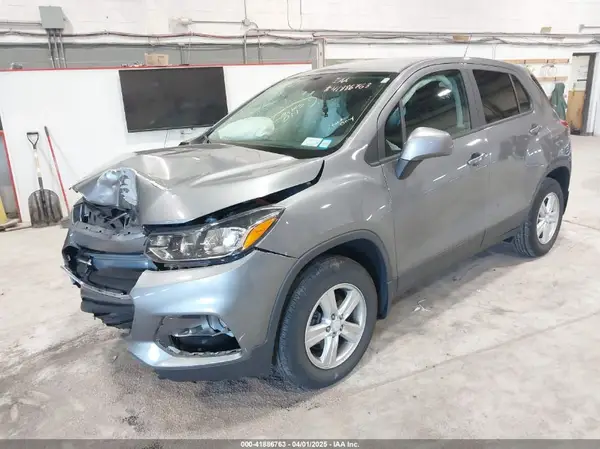 3GNCJNSB8LL146506 2020 CHEVROLET TRAX - Image 2