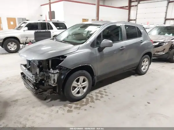 3GNCJNSB8LL183510 2020 CHEVROLET TRAX - Image 2