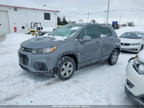 3GNCJNSB8LL233497 2020 CHEVROLET TRAX - Image 2