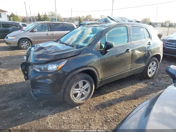 3GNCJNSB8LL329100 2020 CHEVROLET TRAX - Image 2