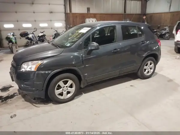 3GNCJNSB9GL213538 2016 CHEVROLET TRAX - Image 2
