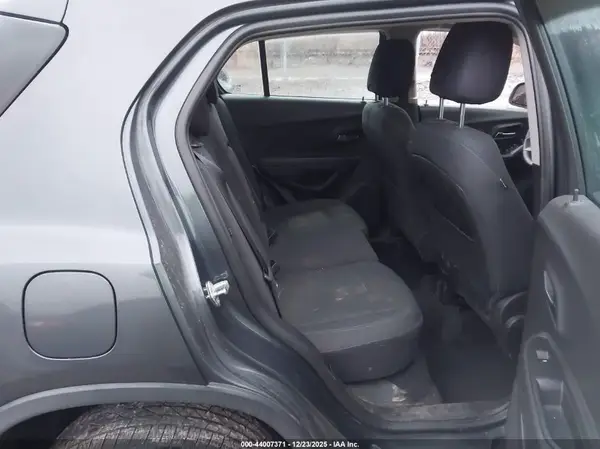 3GNCJNSB9GL246832 2016 CHEVROLET TRAX - Image 8