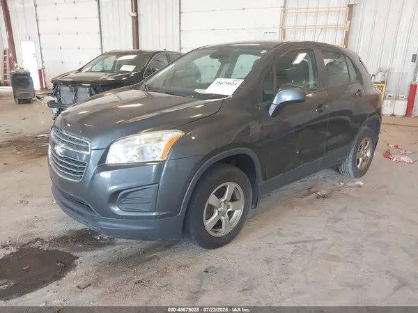 3GNCJNSB9GL257295 2016 CHEVROLET TRAX - Image 2