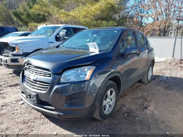 3GNCJNSB9GL276557 2016 CHEVROLET TRAX - Image 2