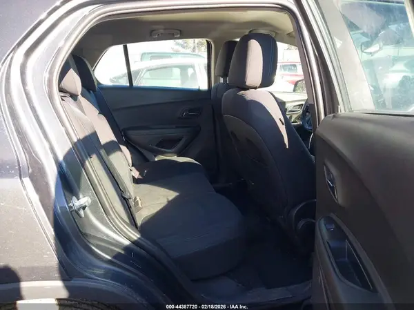 3GNCJNSB9GL276557 2016 CHEVROLET TRAX - Image 8