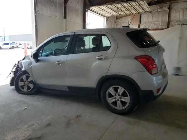 3GNCJNSB9HL267780 2017 CHEVROLET TRAX - Image 2