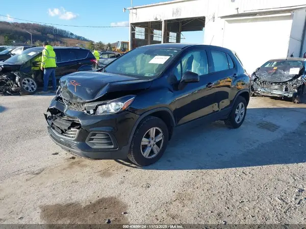 3GNCJNSB9HL268198 2017 CHEVROLET TRAX - Image 2