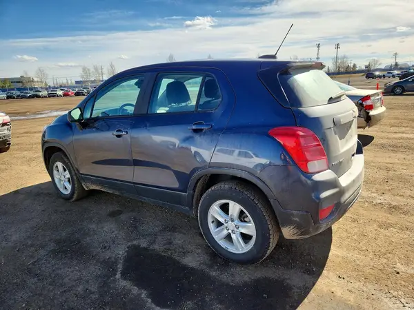 3GNCJNSB9JL198210 2018 CHEVROLET TRAX - Image 2