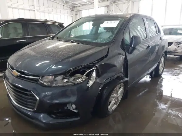 3GNCJNSB9JL228175 2018 CHEVROLET TRAX - Image 2