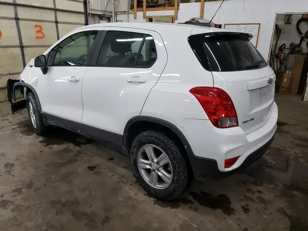 3GNCJNSB9JL235983 2018 CHEVROLET TRAX - Image 2