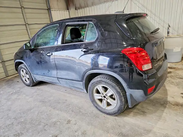 3GNCJNSB9JL258924 2018 CHEVROLET TRAX - Image 2