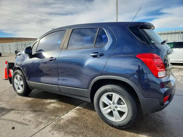 3GNCJNSB9JL282589 2018 CHEVROLET TRAX - Image 2
