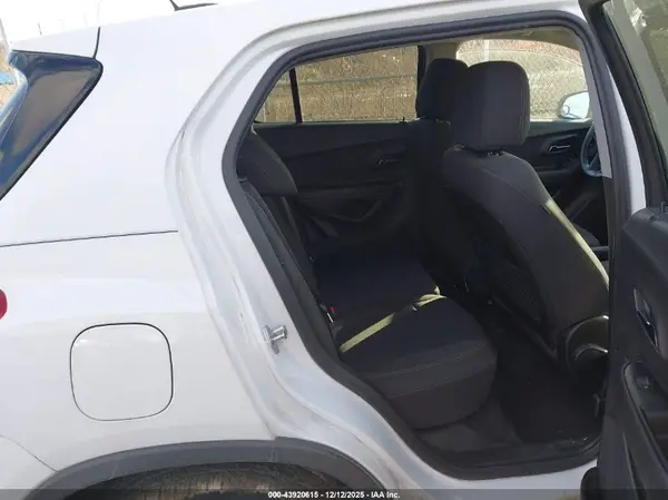 3GNCJNSB9KL188763 2019 CHEVROLET TRAX - Image 8
