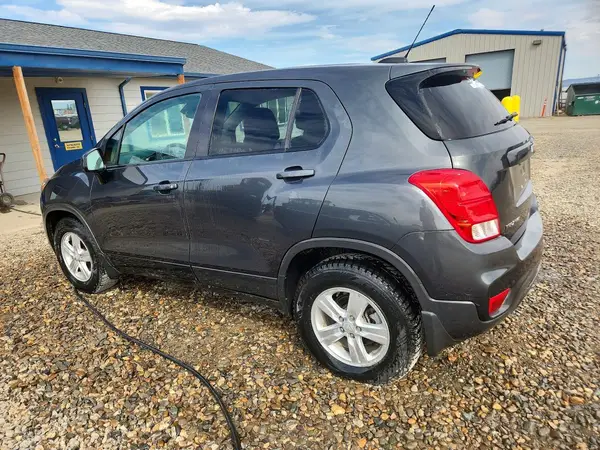 3GNCJNSB9KL241705 2019 CHEVROLET TRAX - Image 2