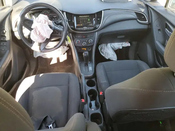 3GNCJNSB9KL270427 2019 CHEVROLET TRAX - Image 8