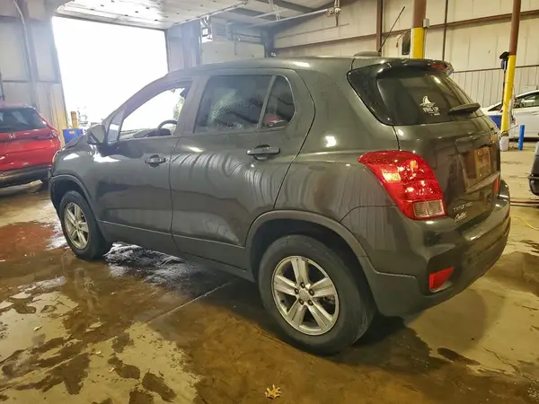 3GNCJNSB9KL277040 2019 CHEVROLET TRAX - Image 2