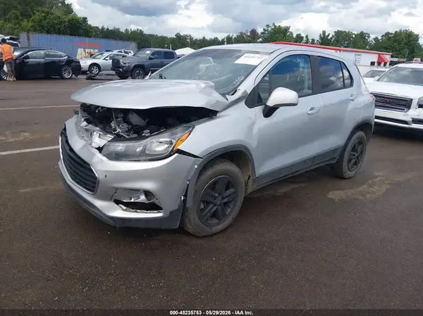 3GNCJNSB9KL278303 2019 CHEVROLET TRAX - Image 2