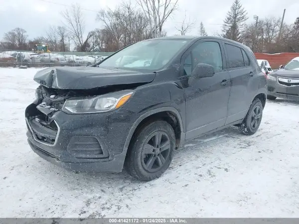 3GNCJNSB9KL279919 2019 CHEVROLET TRAX - Image 2
