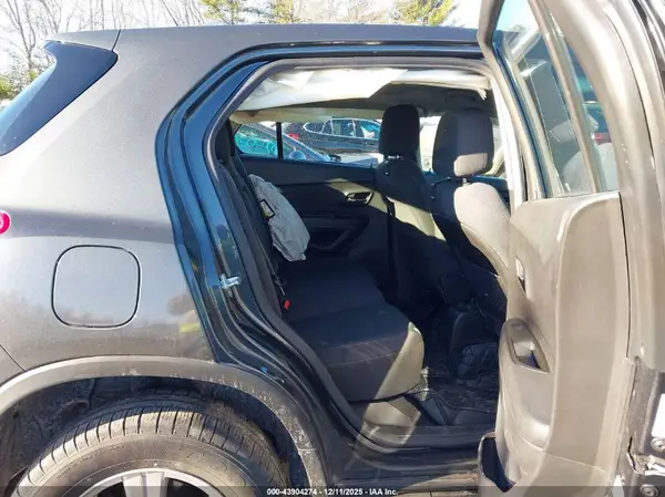 3GNCJNSB9KL285011 2019 CHEVROLET TRAX - Image 8